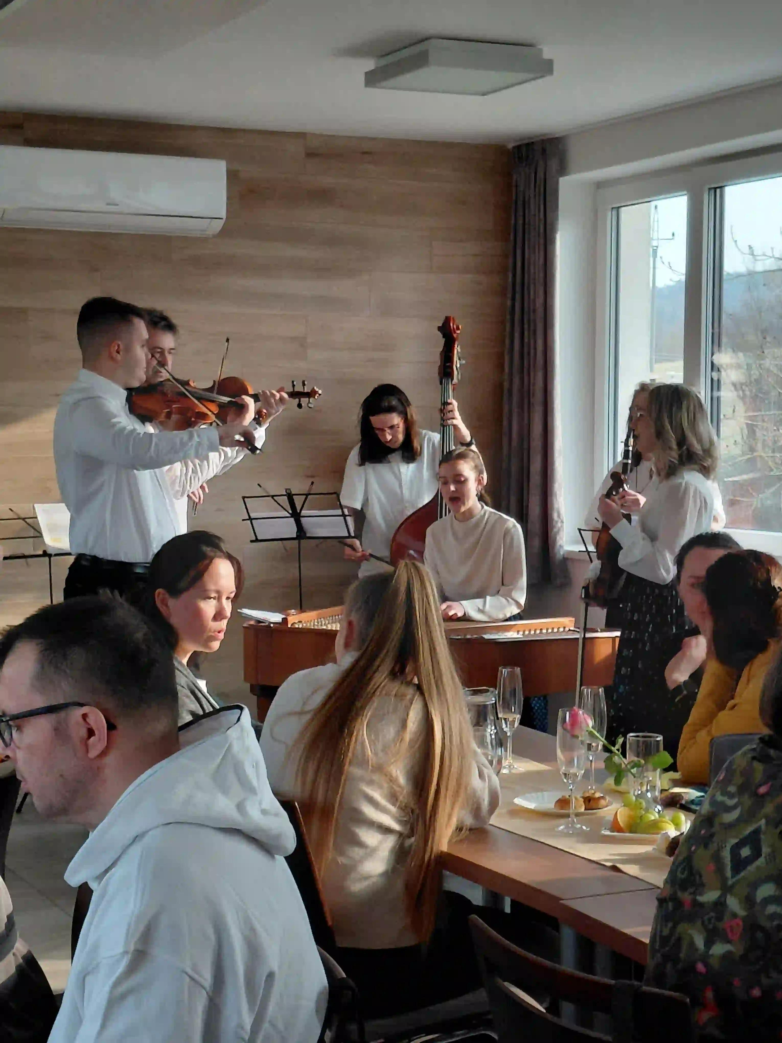 Fotka z oslavgy v Dobravech